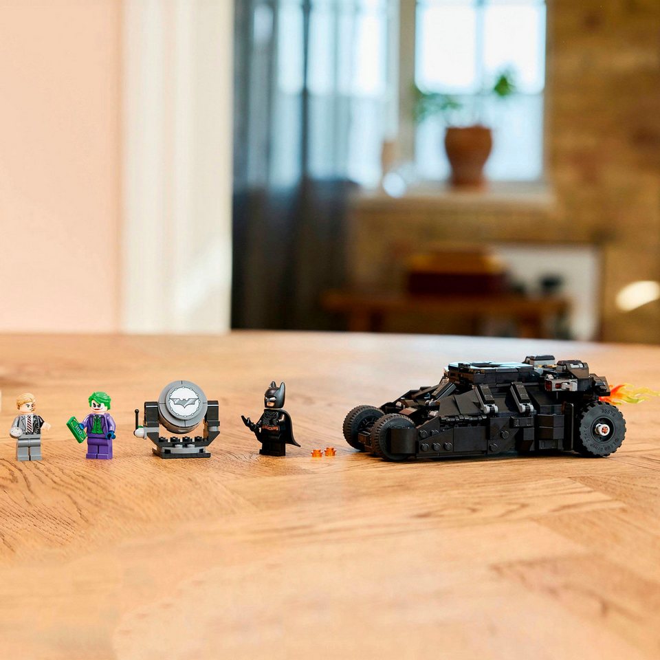 LEGO® Batman™ Tumbler vs. Two-Face™ & The Joker™ (76303), LEGO Super Heroes Konstruktionsspielsteine, (429 St), Made in Europe