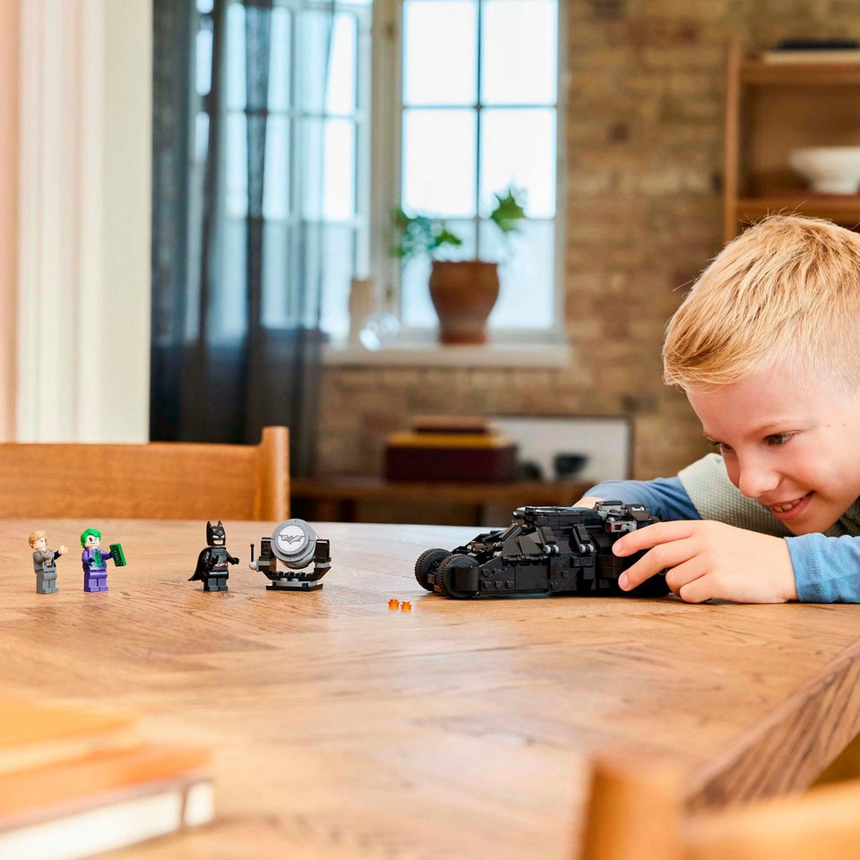 LEGO® Batman™ Tumbler vs. Two-Face™ & The Joker™ (76303), LEGO Super Heroes Konstruktionsspielsteine, (429 St), Made in Europe