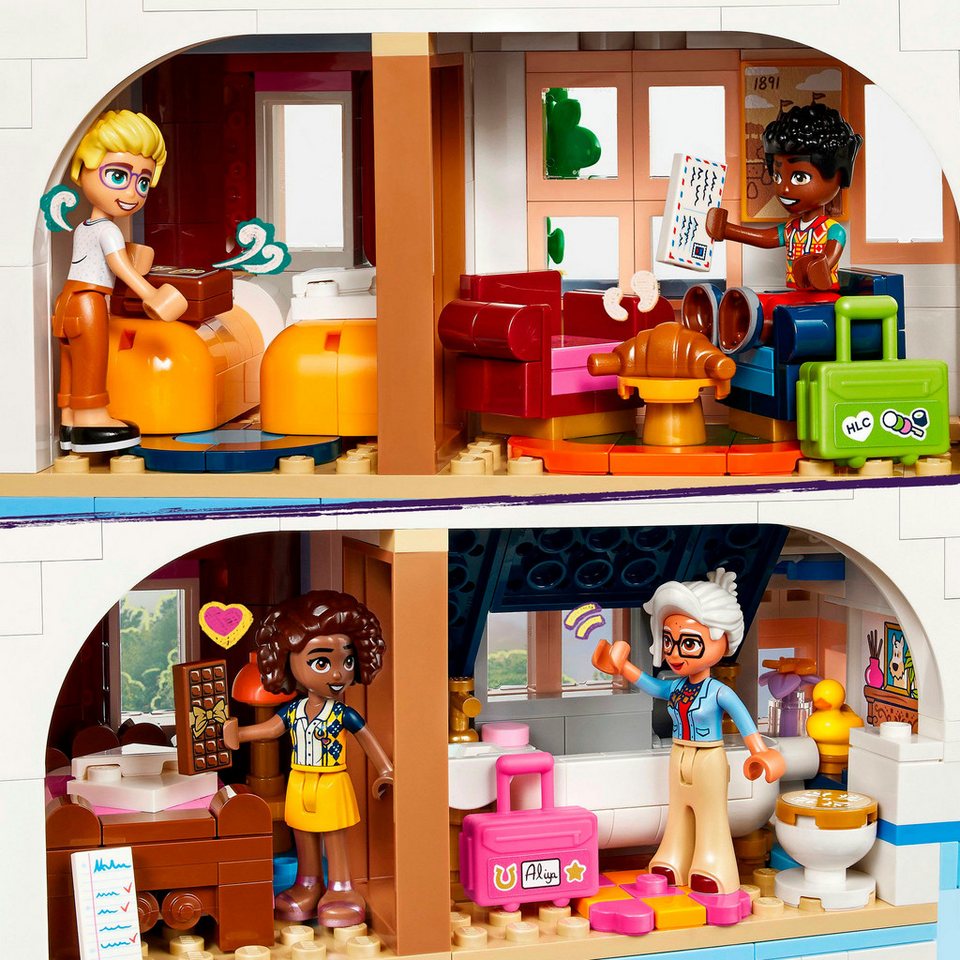 LEGO® Burg mit Ferienunterkunft (42638), LEGO Friends Konstruktionsspielsteine, (1311 St), Made in Europe