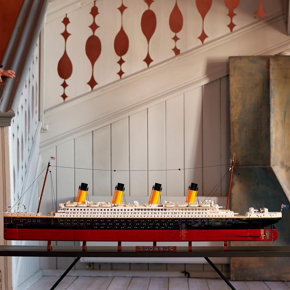 LEGO® Creator Expert - Titanic (10294) Konstruktions-Spielset, (9090 St)
