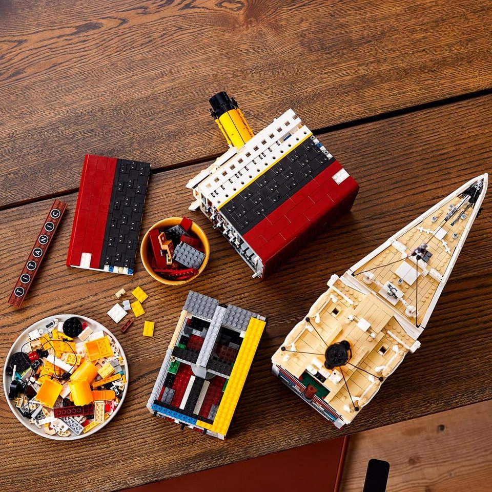 LEGO® Creator Expert - Titanic (10294) Konstruktions-Spielset, (9090 St)