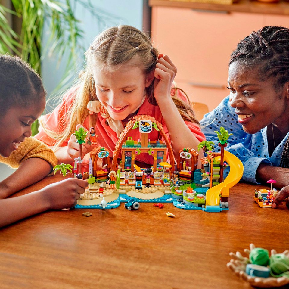 LEGO® Familienurlaub im Strandresort (42673), LEGO Friends Konstruktionsspielsteine, (1140 St), Made in Europe