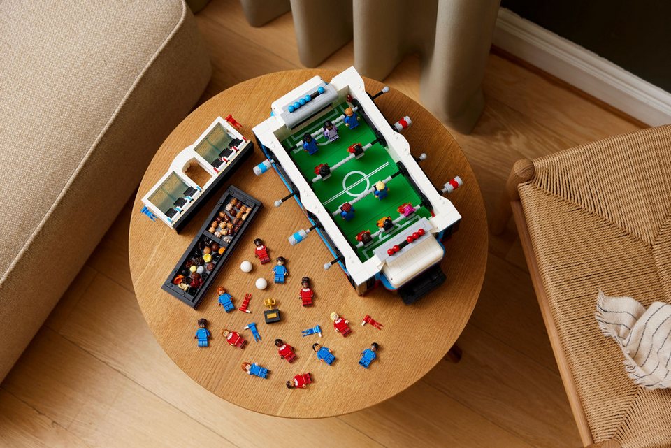 LEGO® Ideas - Tischkicker Table Football (21337) Konstruktions-Spielset, (2339 St), Inkl. 22 Minifiguren