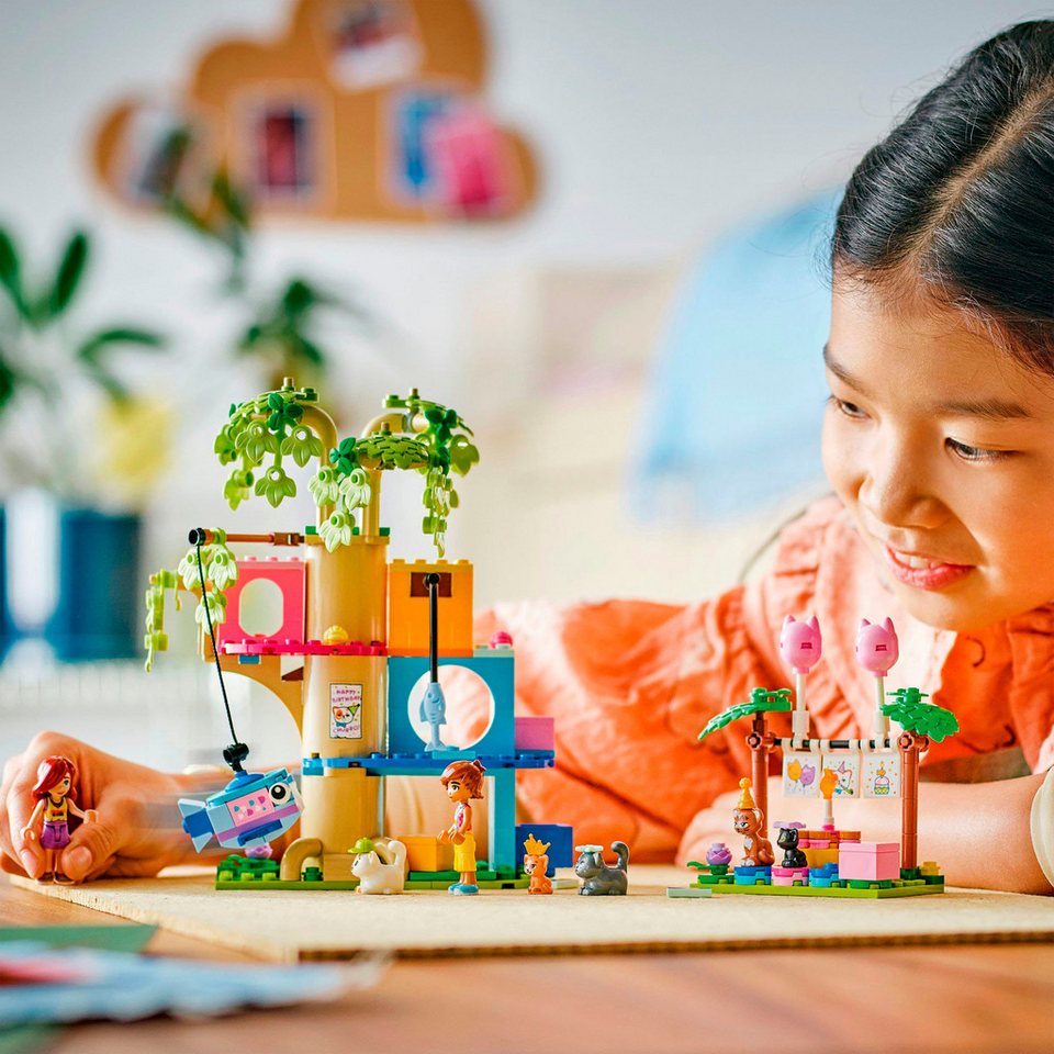 LEGO® Katzengeburtstagsparty & Baumhaus (42666), LEGO Friends Konstruktionsspielsteine, (321 St), Made in Europe