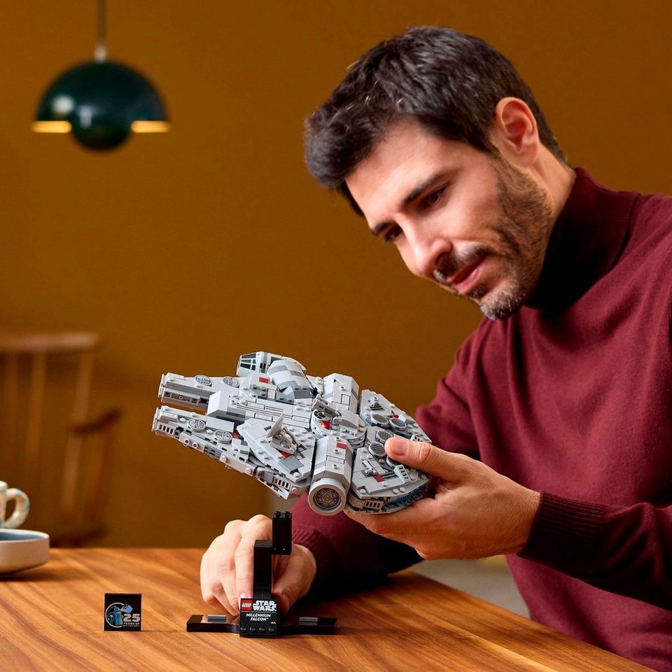 LEGO® Millennium Falcon™ LEGO (75375), LEGO® Star Wars™ Konstruktionsspielsteine, (921 St), Made in Europe