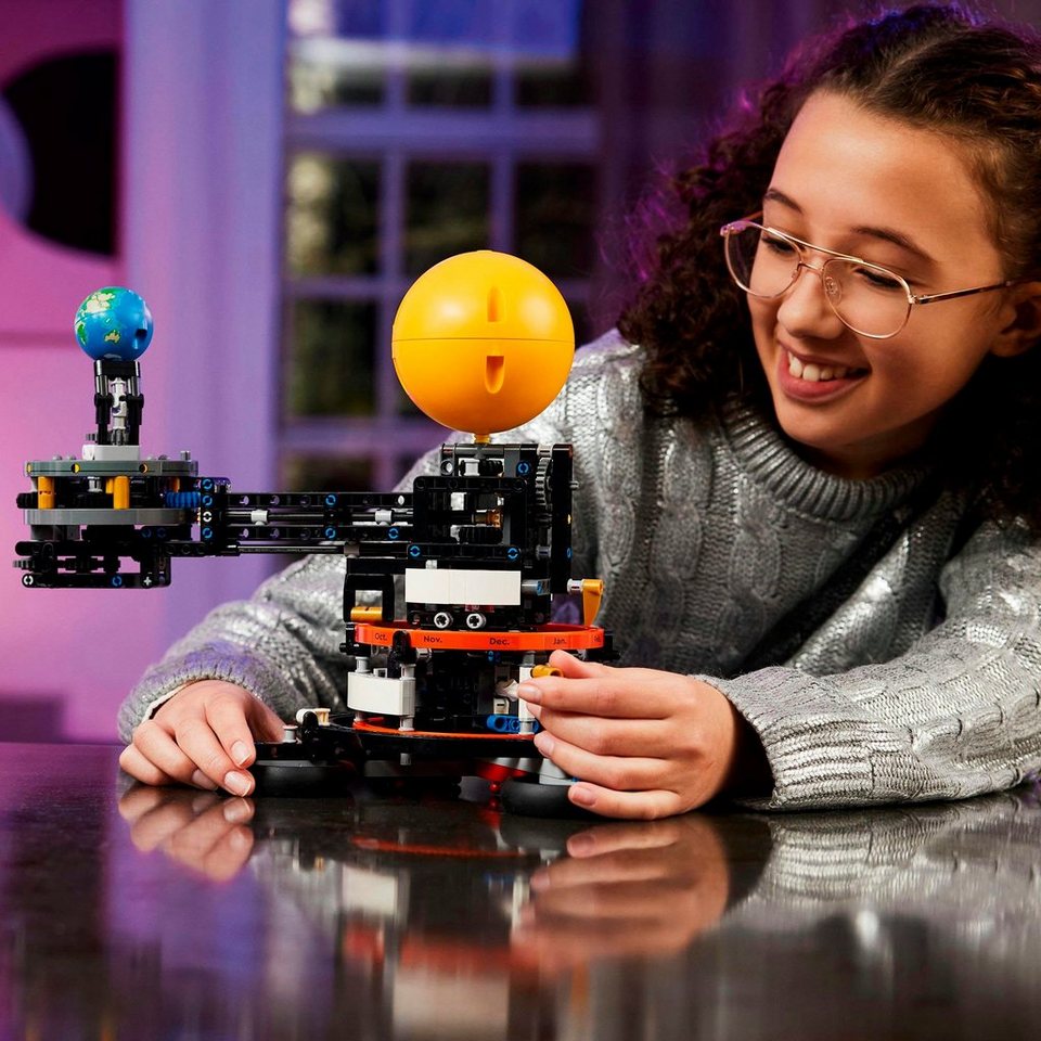 LEGO® Sonne Erde Mond Modell (42179), LEGO® Technic Konstruktionsspielsteine, (526 St), Made in Europe