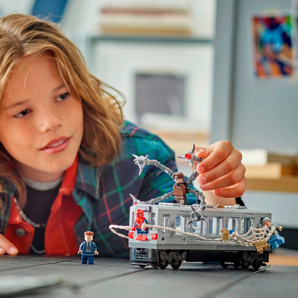 LEGO® Spider-Man vs. Doc Ock: Showdown in der U-Bahn (76321) Konstruktionsspielsteine, (393 St), LEGO Super Heroes; Made in Europe
