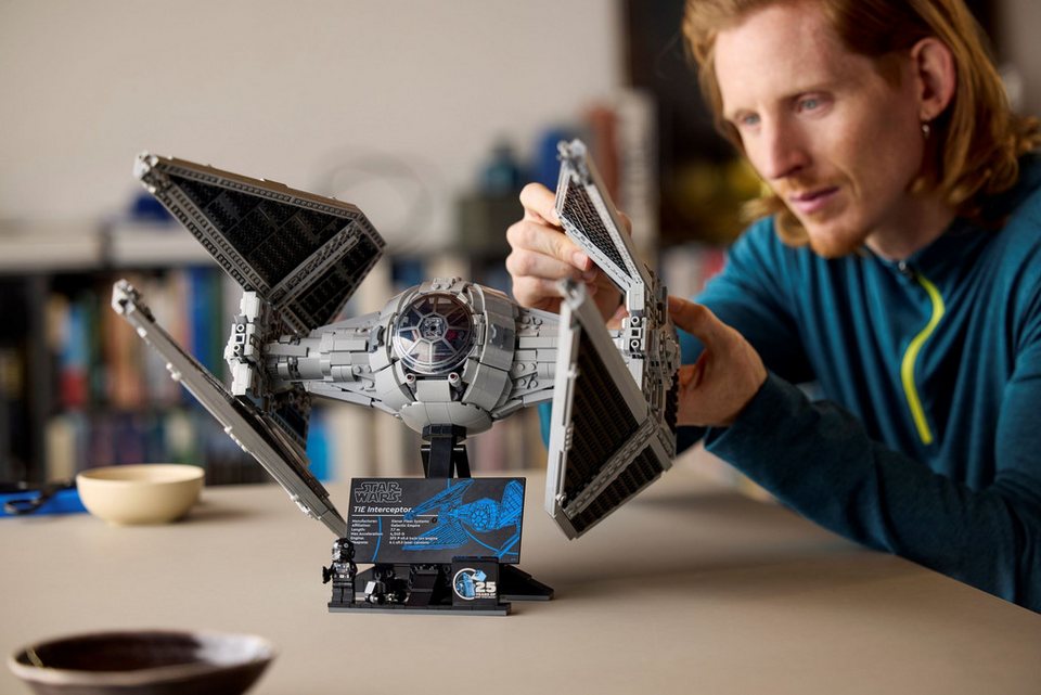 LEGO® Star Wars - TIE-Abfangjäger (75382) Konstruktions-Spielset, (1931 St), Star Wars: Ultimate Collector Series