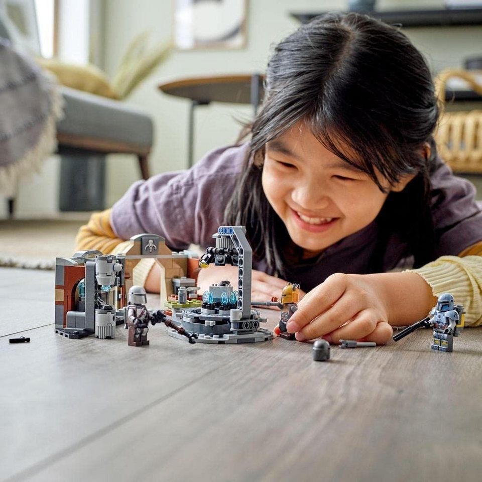 LEGO® Star Wars™ 75319 Die mandalorianische Schmiede der Waffenschmiedin Spielbausteine, (258 St)