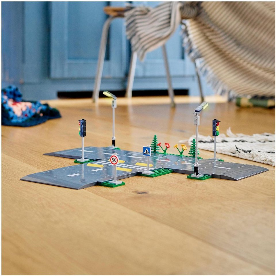 LEGO® Straßenkreuzung mit Ampeln (60304), LEGO® City Town Konstruktionsspielsteine, (112 St), Made in Europe