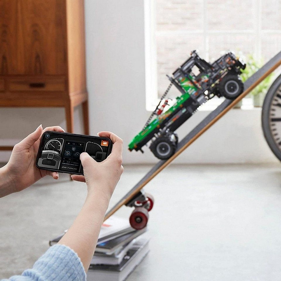 LEGO® Technic Appgesteuerter 4x4 Mercedes-Benz Zetros Offroad-Truck Konstruktionsspielsteine, (Appgesteuerter 4x4 Mercedes-Benz Zetros Offroad-Truck, Klemmbausteine), Made in Europe