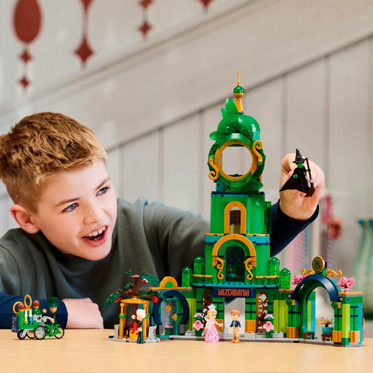 LEGO® Willkommen in Emerald City (75684), LEGO Wicked Konstruktionsspielsteine, (945 St), Made in Europe