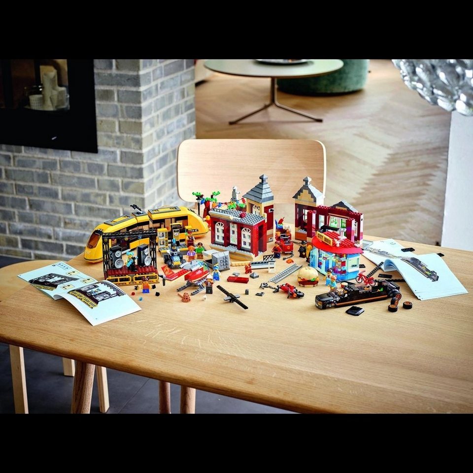 LEGO® City 60271 Stadtplatz Bausatz für Kinder, geeignet ab 6 Jahren, Spielbausteine, (1517 St)