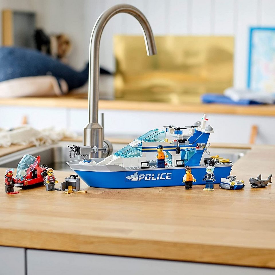 LEGO® City 60277 Polizeiboot Bausatz für Kinder, geeignet ab 5 Jahren, Spielbausteine, (276 St)