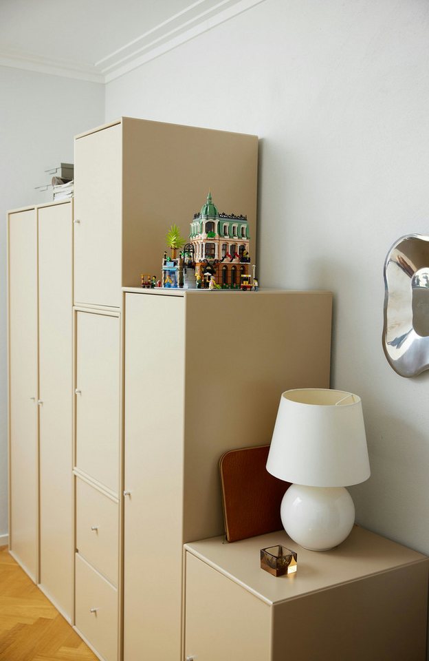 LEGO® Creator Expert Boutique-Hotel, detailreiches Gebäude Spielbausteine, (3066 St), Viele authentische Details wie Möbel, Kunstwerke und Pflanzen
