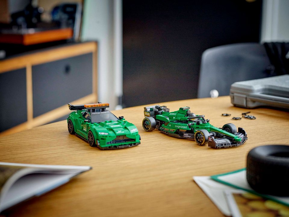 LEGO® LEGO® Speed Champions 76925 Aston Martin Safety Car & AMR23 Konstruktionsspielsteine